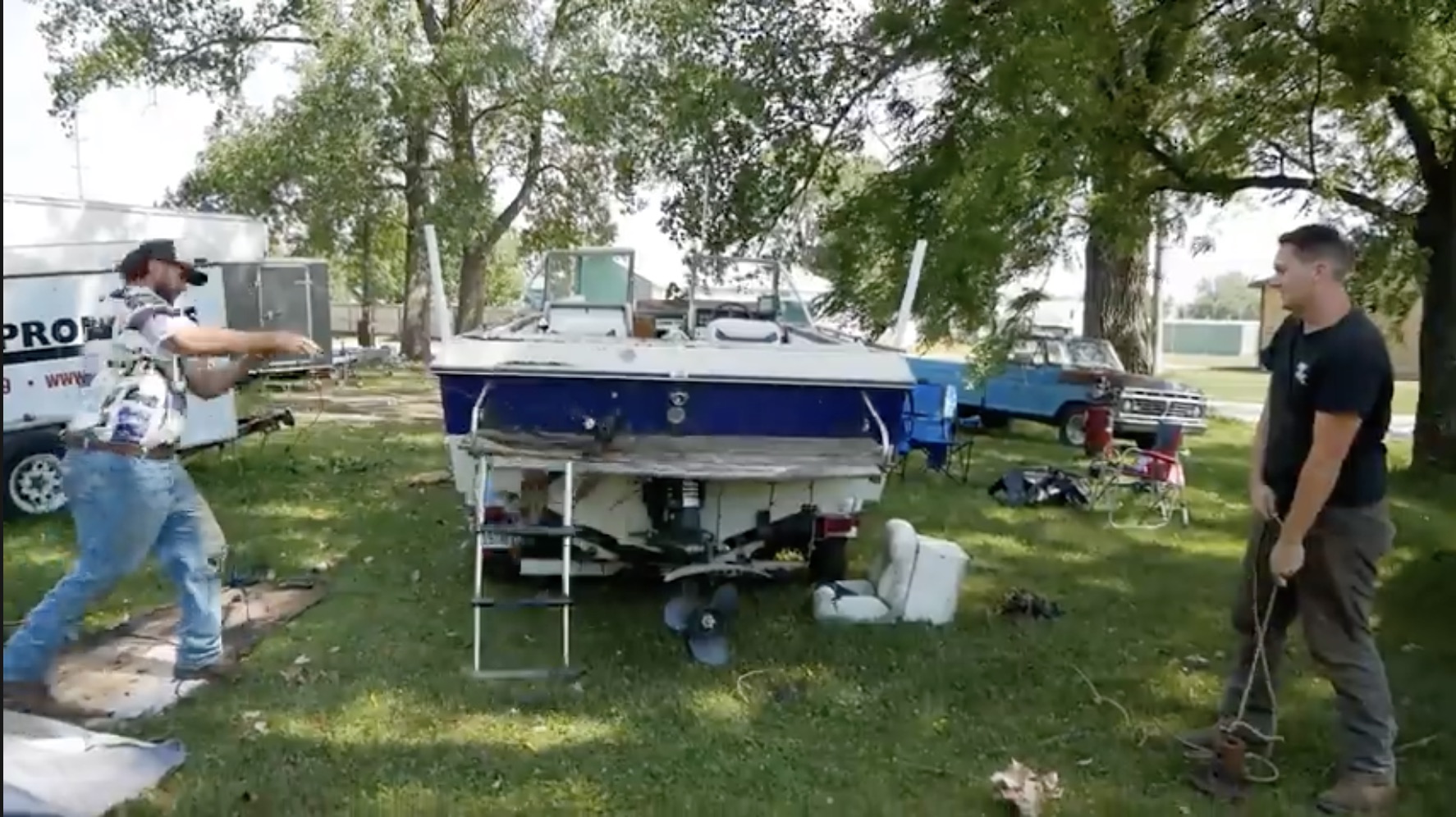 Motorboatin’: Reviving the Mercury Marine 302 In The Crappy Boat!